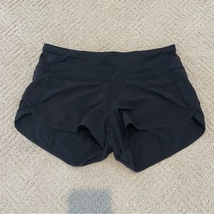 Lulu Speed Up Low-Rise Short 2.5